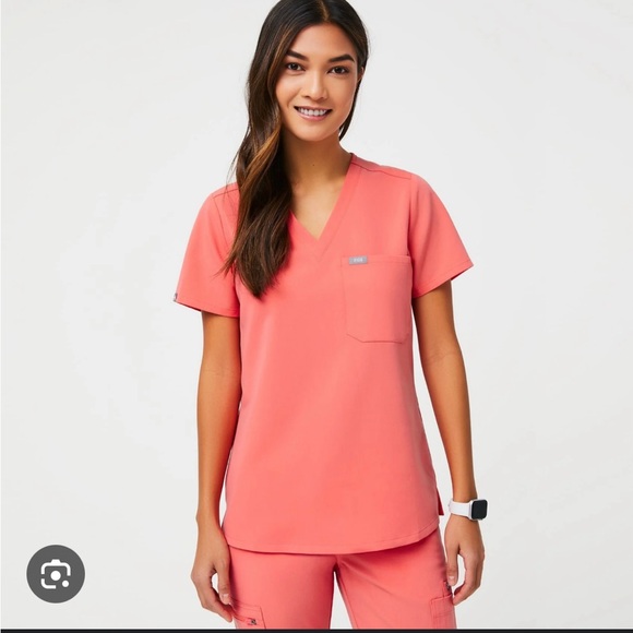 Coral Figs - Picture 1 of 2